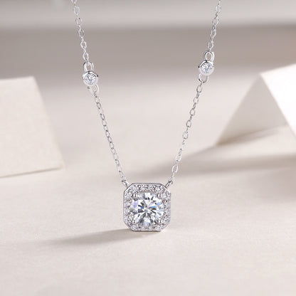 Fashionable And Luxurious Diamond Jewelry Pendant